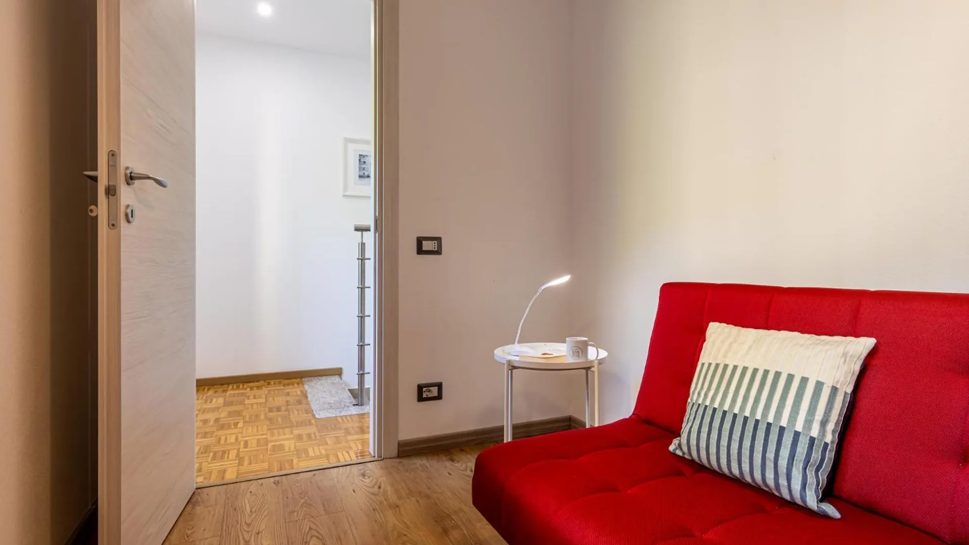 Ca De La Mari - Relax E Privacy Sul Lago Porto Ceresio Appartement